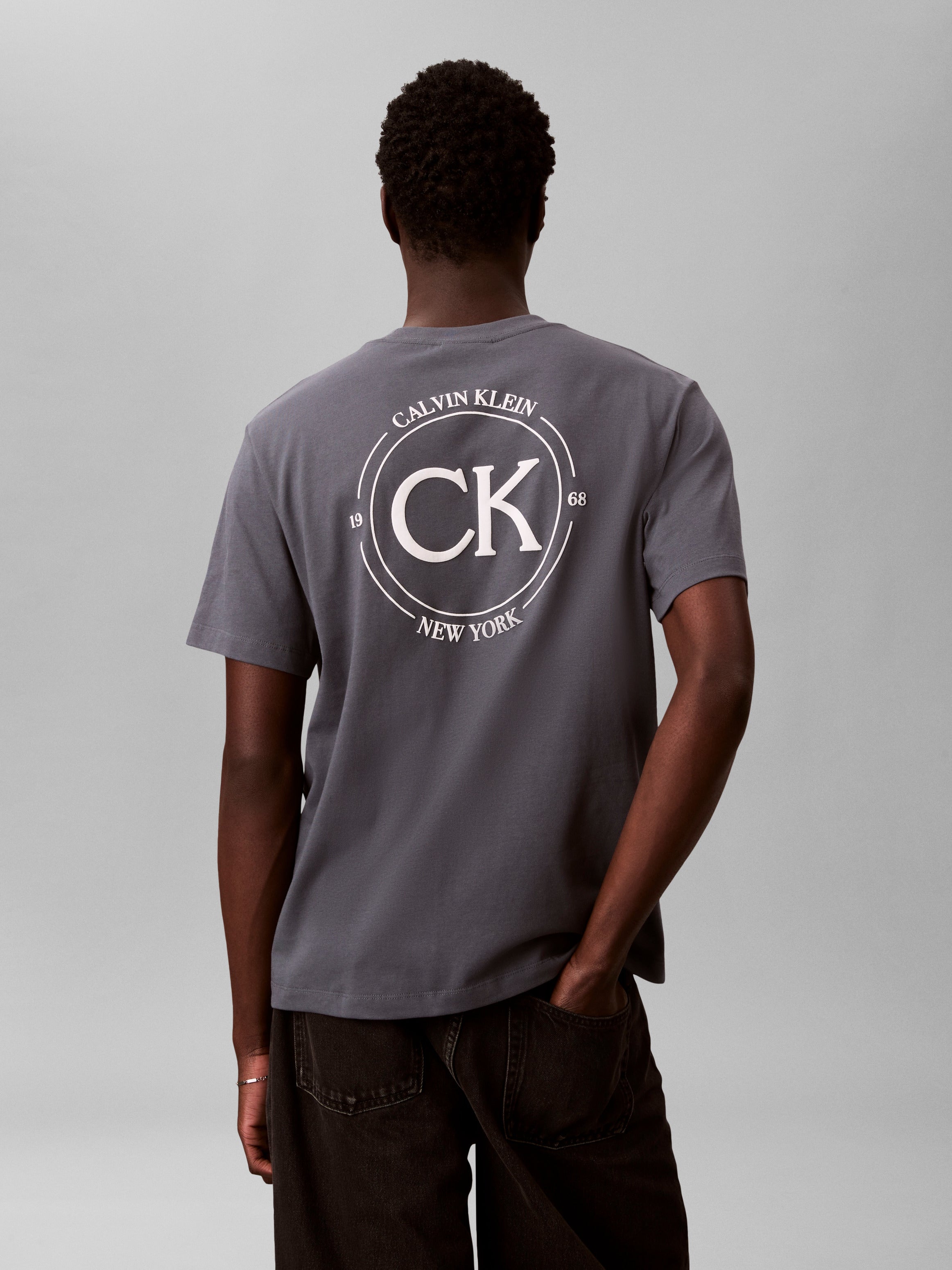 Calvin Klein Embroidered Logo T-shirt RE825G