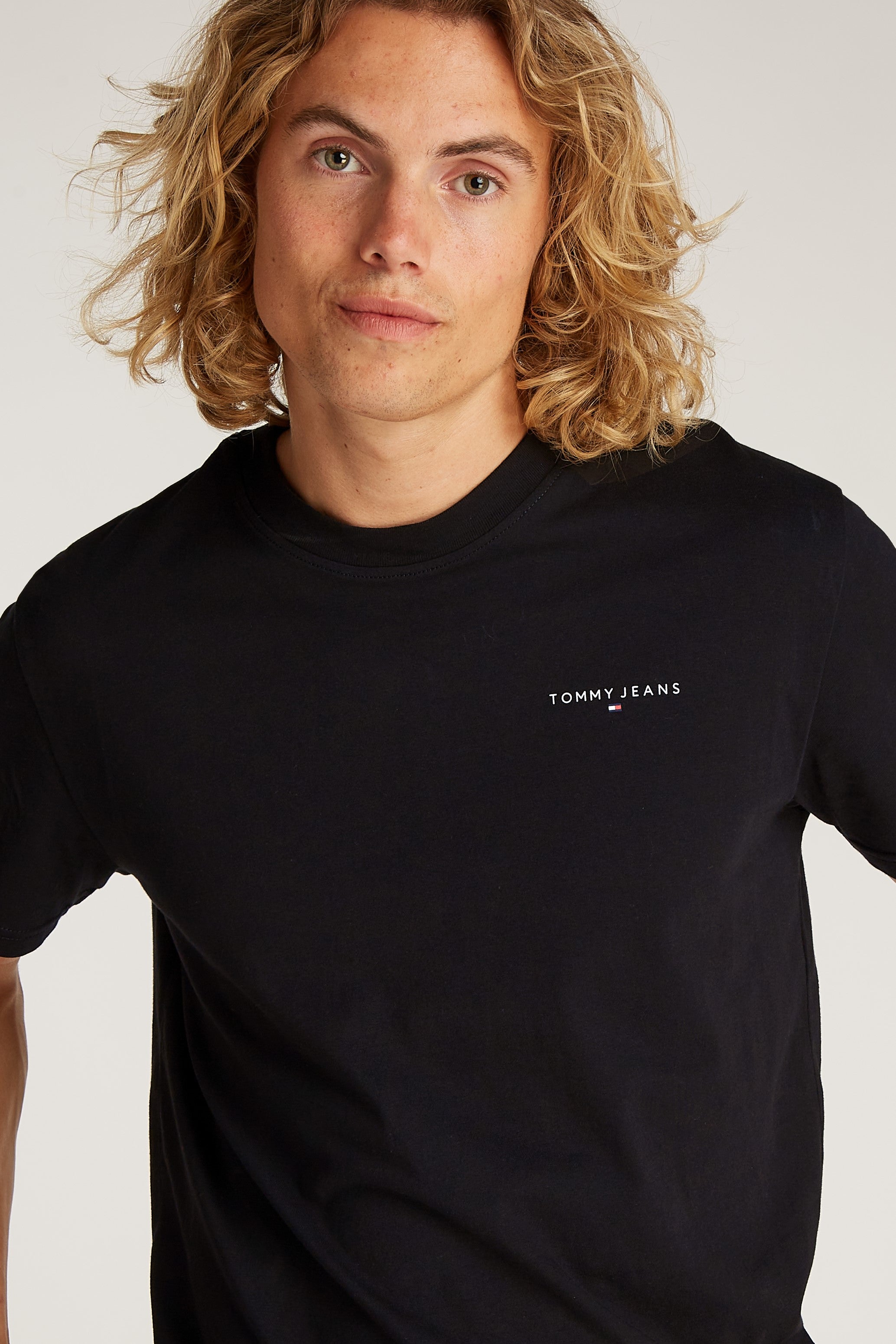 Tommy Jeans Slim Linear Chest tee