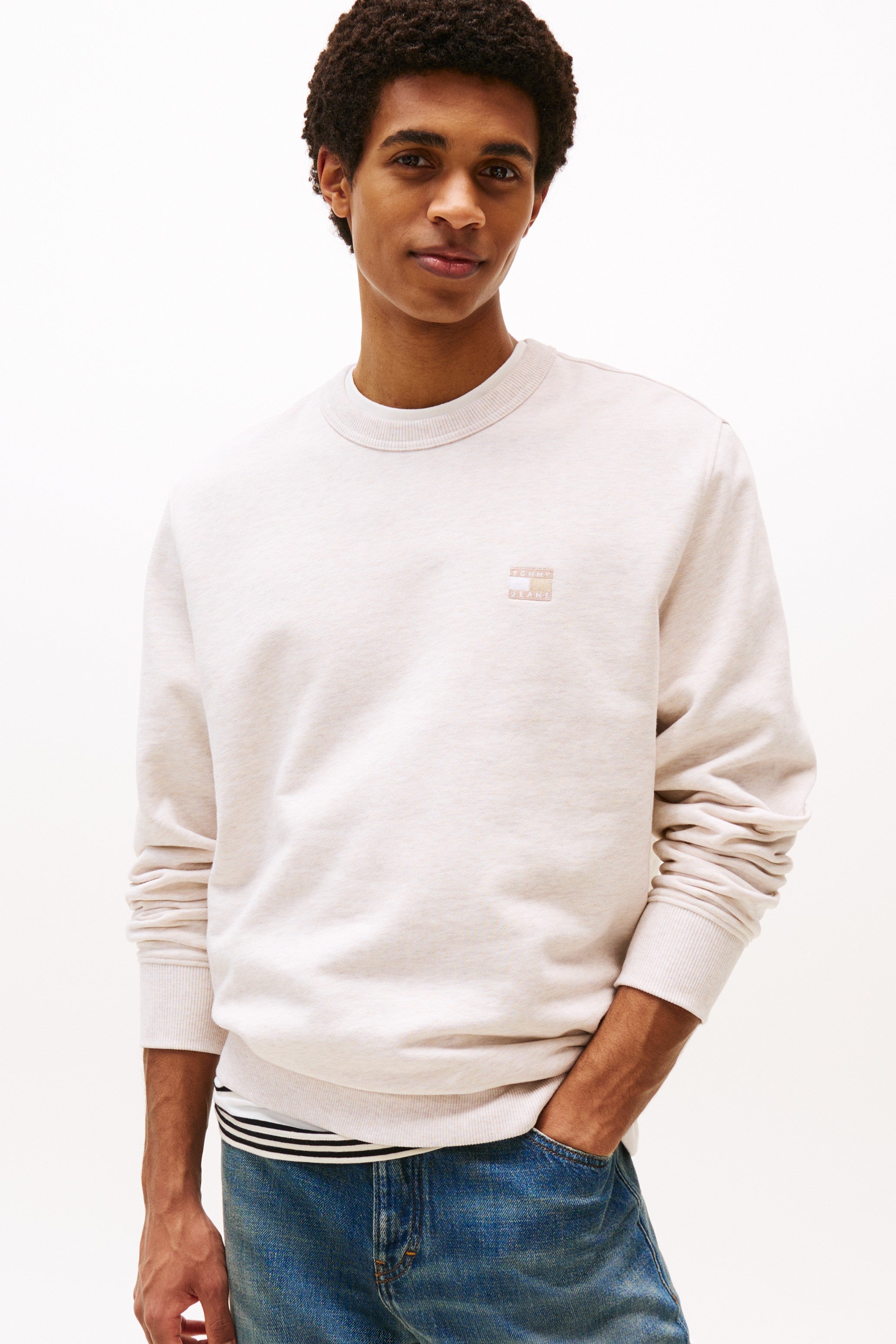 Tommy Jeans Regular Badge Crew Sweater 21921