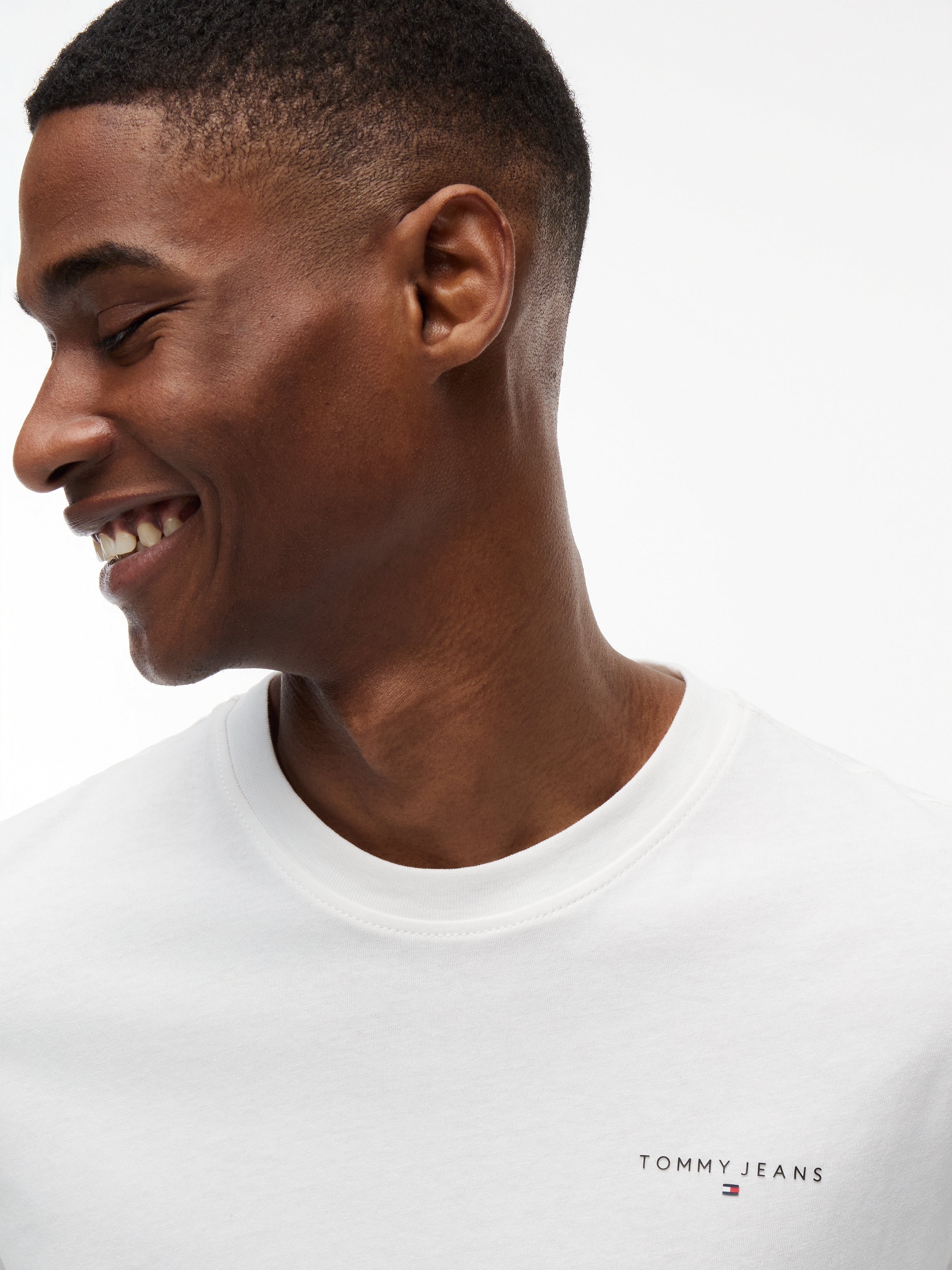 Tommy Jeans Slim Linear Logo T-Shirt 21780