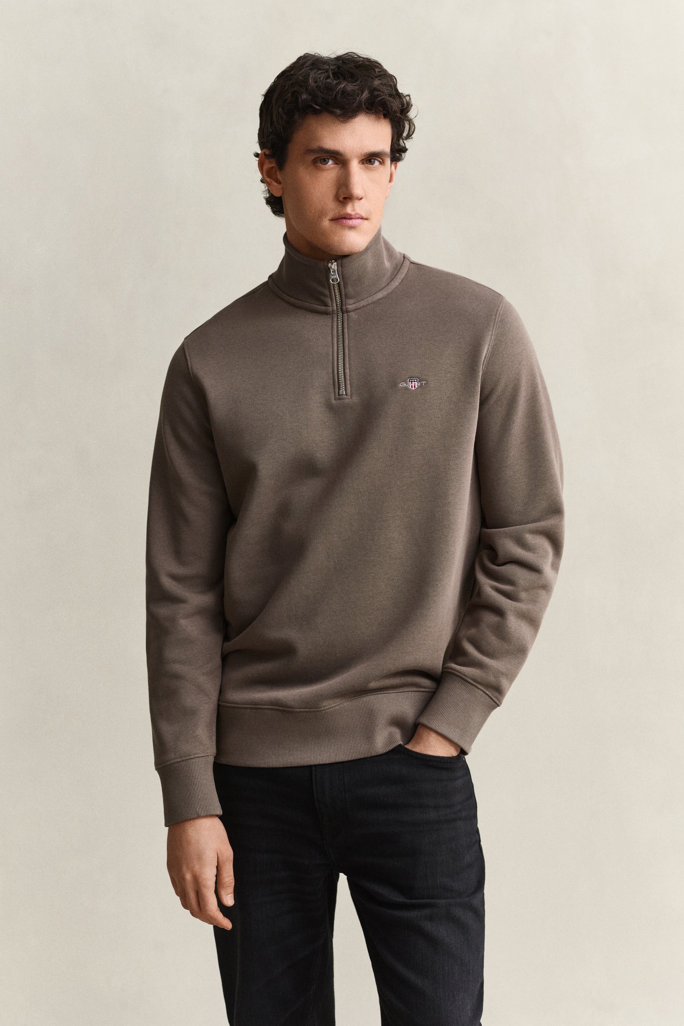 Gant Regular Shield Half-Zip Sweatshirt 2008005