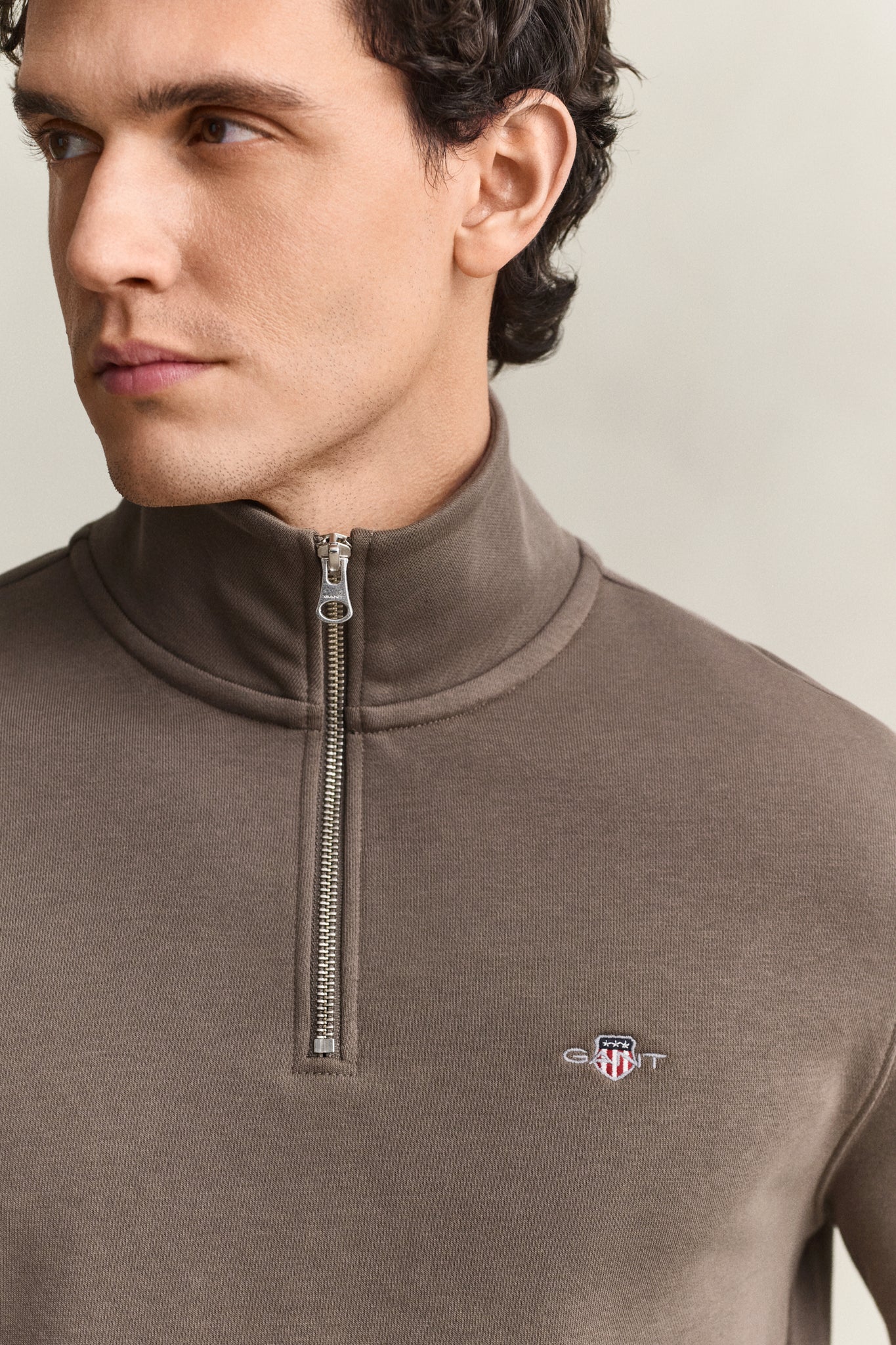Gant Regular Shield Half-Zip Sweatshirt 2008005