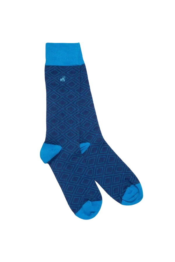 swole_panda_bluediamondsocks_1