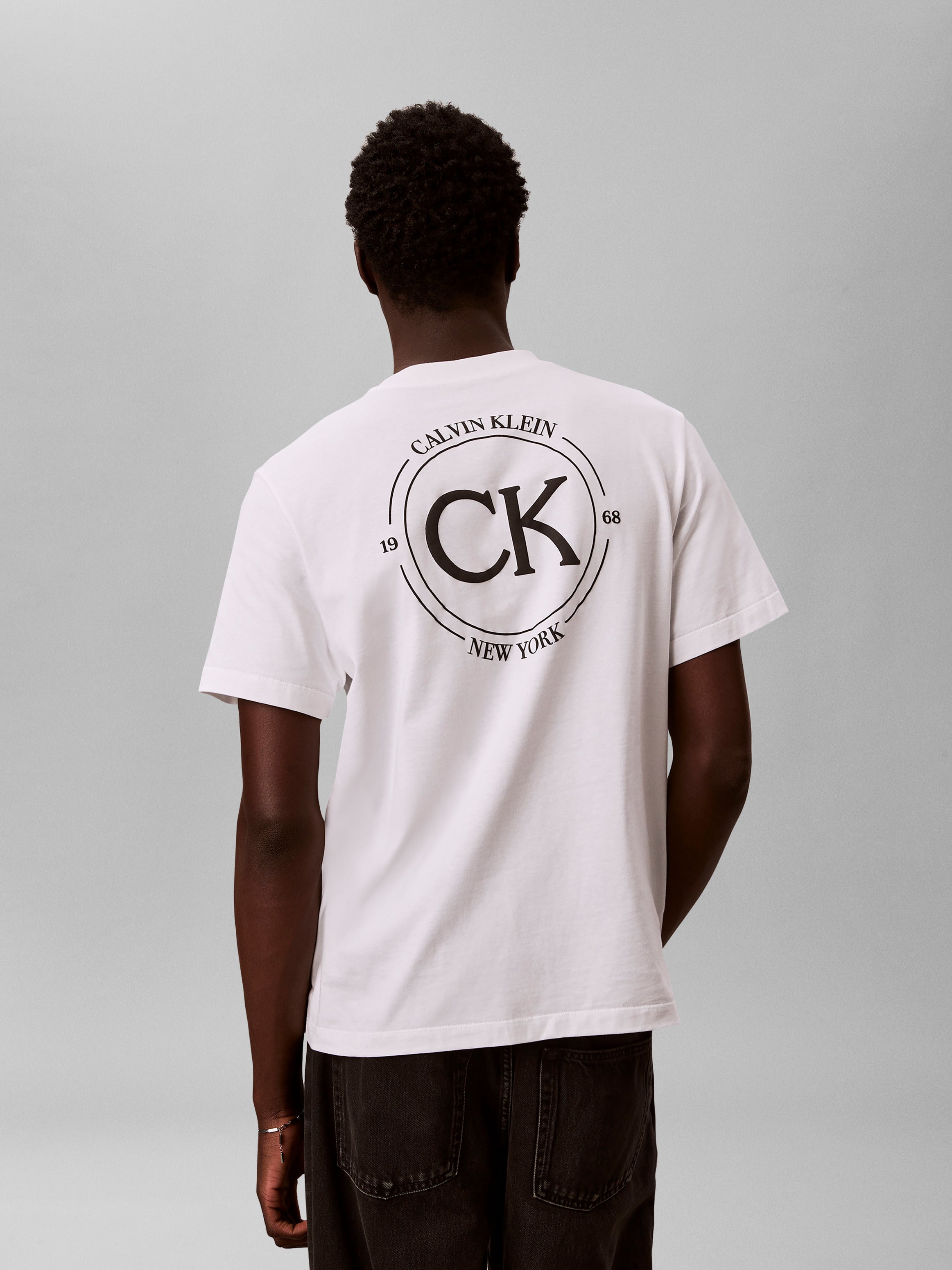 Calvin Klein Embroidered Logo T-shirt RE825G