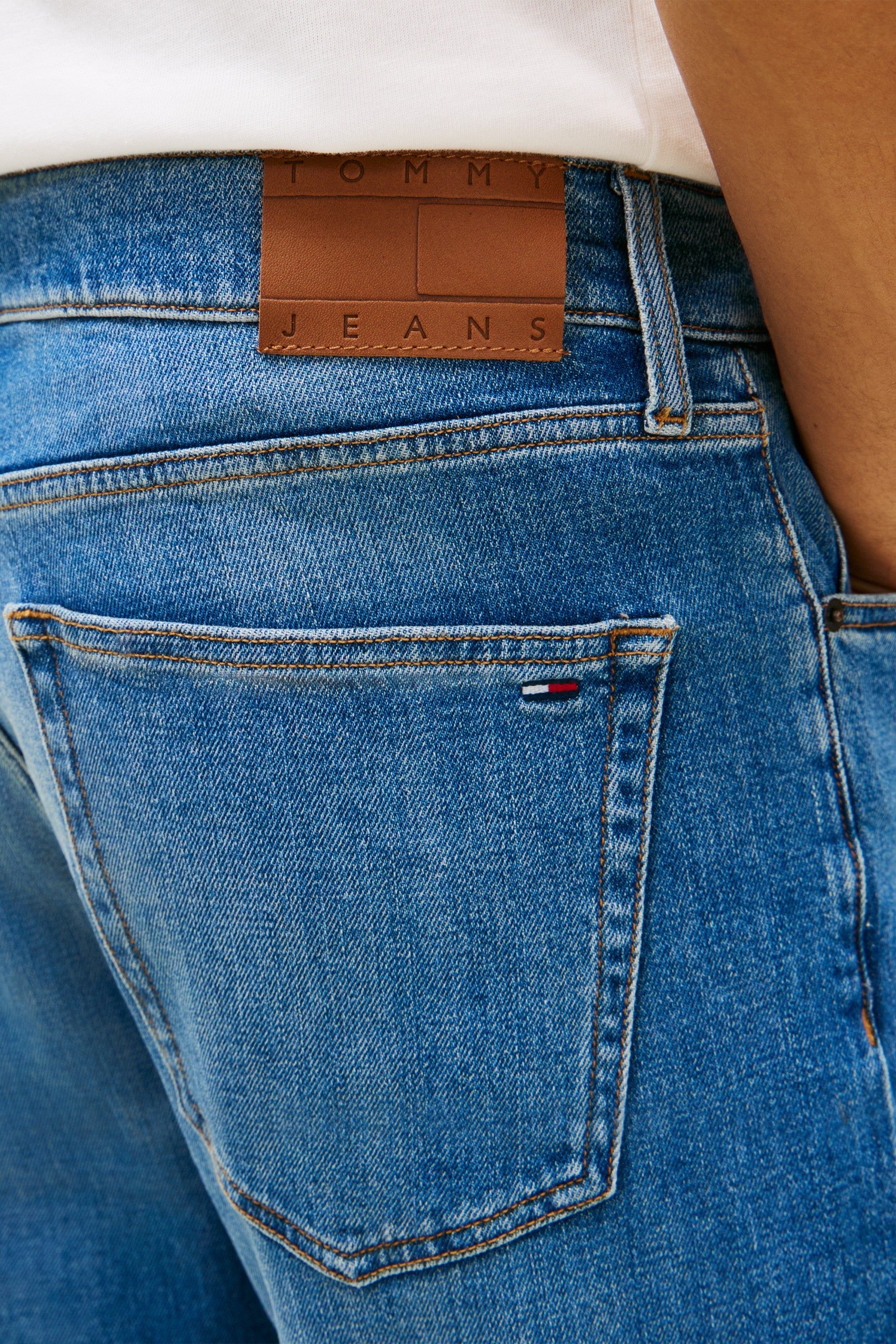 Tommy Jeans Otis Regular Straight Jeans BI0134