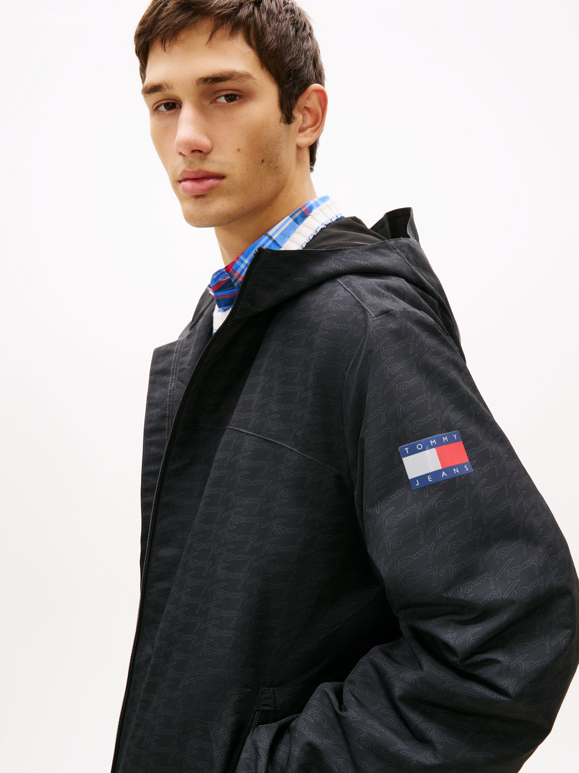 Tommy Jeans Signature Logo Windbreaker 22735